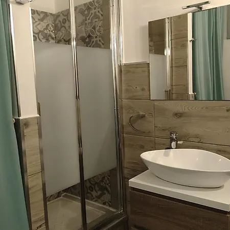 Exclusive House In The Center *